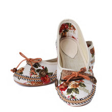 Load image into Gallery viewer, Round Toe Flat Shoes High Quality Cute Sen Women Shoes National Wind Shallow Mouth Floral Flower Comfortable Soft Bottom Shoes