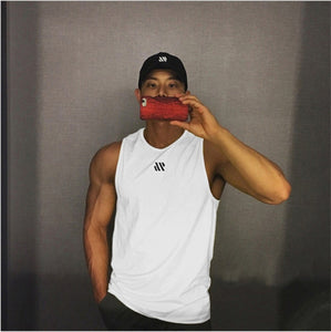 2021 Mens fitness gyms Tank top men Fitness sleeveless shirt Male mesh breathable Sports vest Undershirt Gyms Running vest men