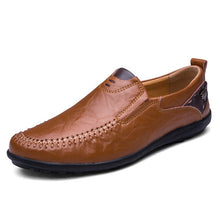 Load image into Gallery viewer, MIXIDELAI Fashion Casual Driving Shoes Genuine Leather Loafers Men Shoes 2019 New Men Loafers Luxury Flats Shoes Men Chaussure
